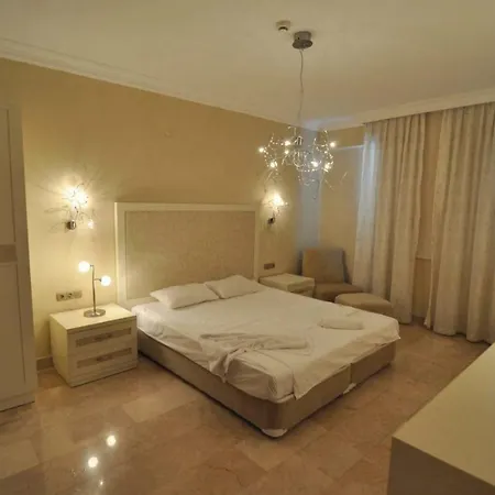Ultra Lux Gold House דירה אלאניה
